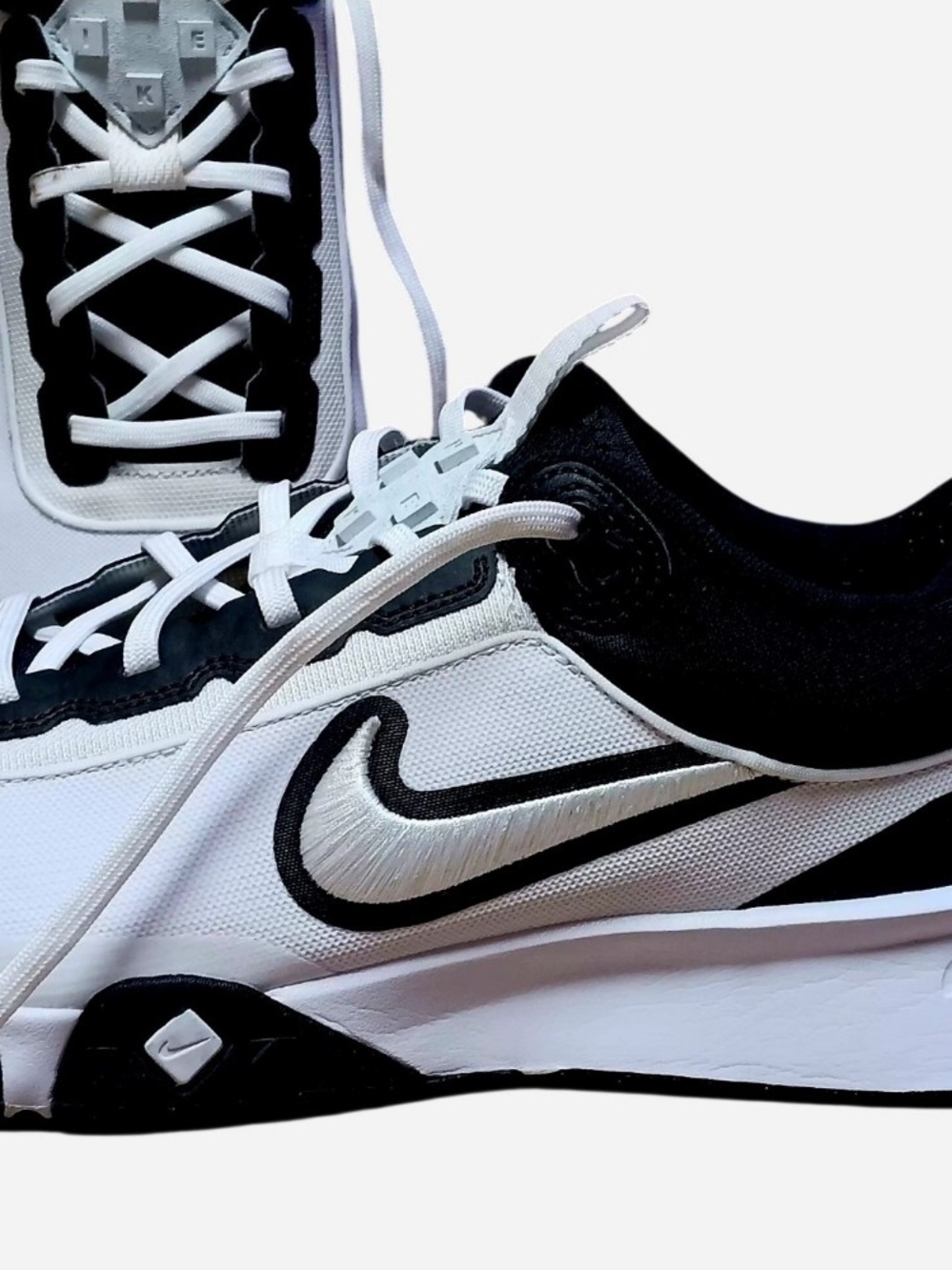 Nike Air Diamond Varsity Turf Baseball Sneakers - Picture 3 of 8